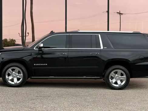 Used 2016 Chevrolet Suburban LTZ RWD image 4