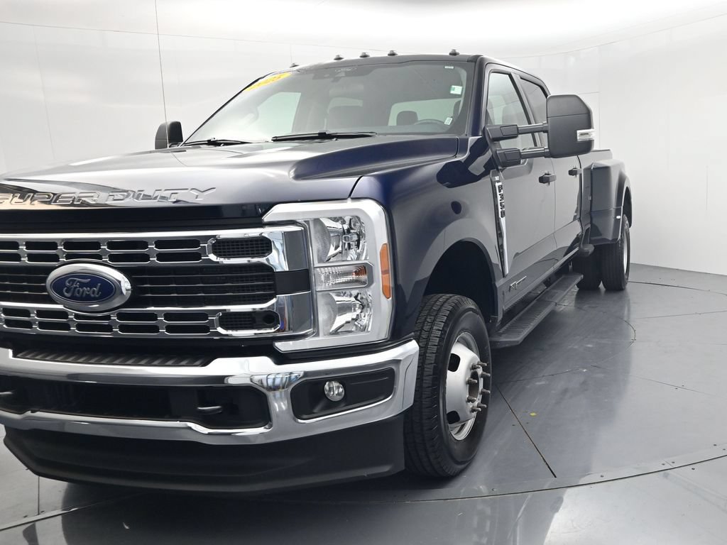 Used 2025 Ford F350 XLT AWD/4WD image 3