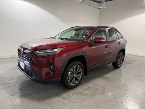 Used 2025 Toyota RAV4 XLE Premium image 3