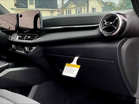 New 2026 Chevrolet Equinox LT image 10