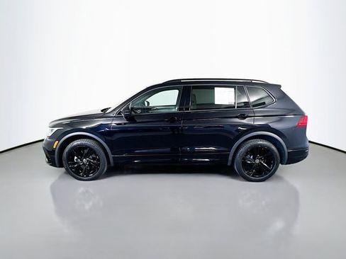 Used 2023 Volkswagen Tiguan SE R-Line image 5