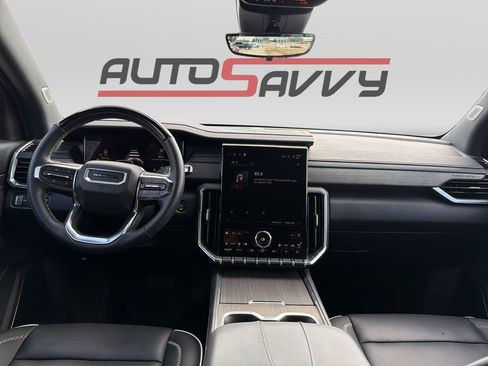 Used 2025 GMC Acadia Denali w/ Super Cruise Package FWD image 17