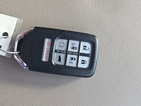 Used 2023 Honda Odyssey Elite image 34