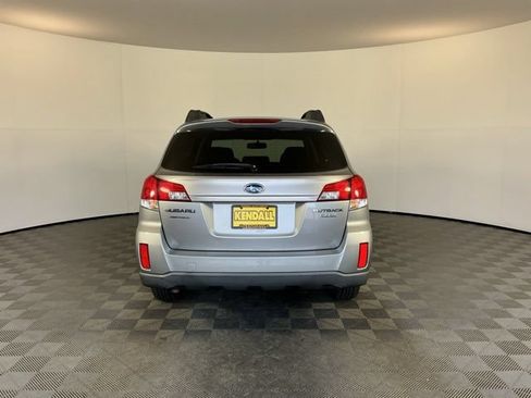 Used 2010 Subaru Outback 2.5i Premium AWD/4WD image 6