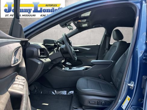Used 2025 Buick Envista Preferred w/ Convenience I Package FWD image 10