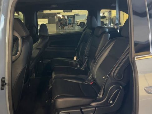 Used 2024 Honda Odyssey Sport image 3