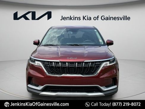 Used 2024 Kia Carnival LX FWD image 2
