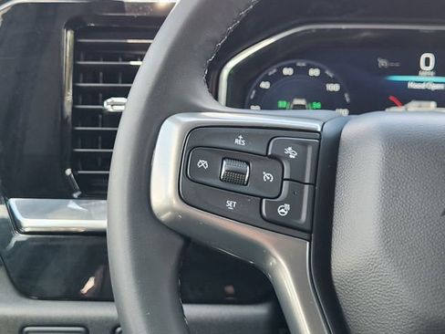 Used 2023 Chevrolet Silverado 1500 LT AWD/4WD image 28