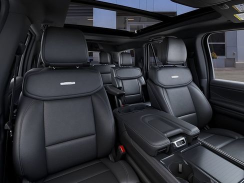 New 2027 Ford Expedition Platinum w/ Stealth Appearance Package AWD/4WD image 10