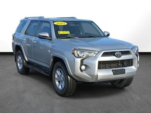 Used 2015 Toyota 4Runner SR5 Premium image 3