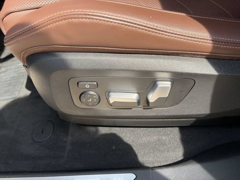 Used 2023 BMW X5 sDrive40i w/ M Sport Package RWD image 15