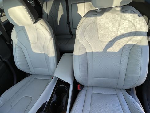 Used 2025 Hyundai Elantra Limited image 21