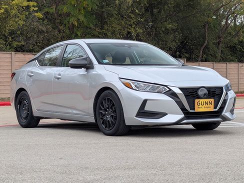 Used 2022 Nissan Sentra S image 2