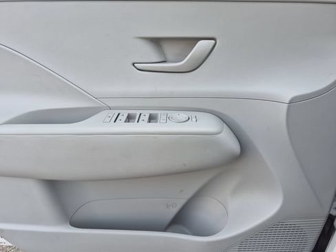 Used 2025 Hyundai Kona SEL AWD/4WD image 12