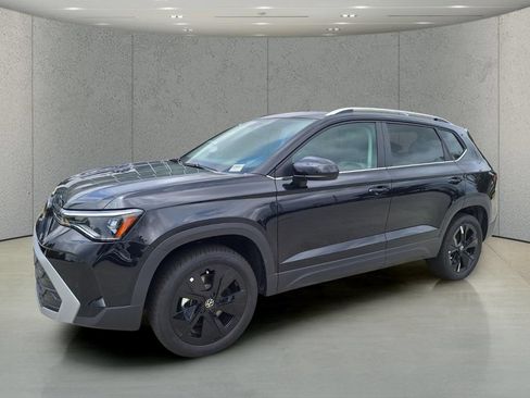 New 2026 Volkswagen Taos SE FWD image 9