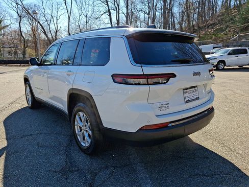 Certified 2023 Jeep Grand Cherokee L Limited AWD/4WD image 5