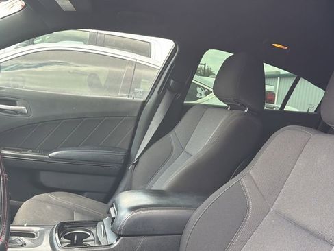 Used 2019 Dodge Charger SXT w/ Blacktop Package RWD image 10