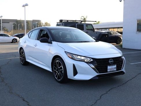 New 2025 Nissan Sentra SR image 2