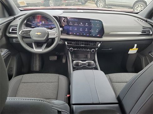 New 2026 Chevrolet Traverse LT image 11