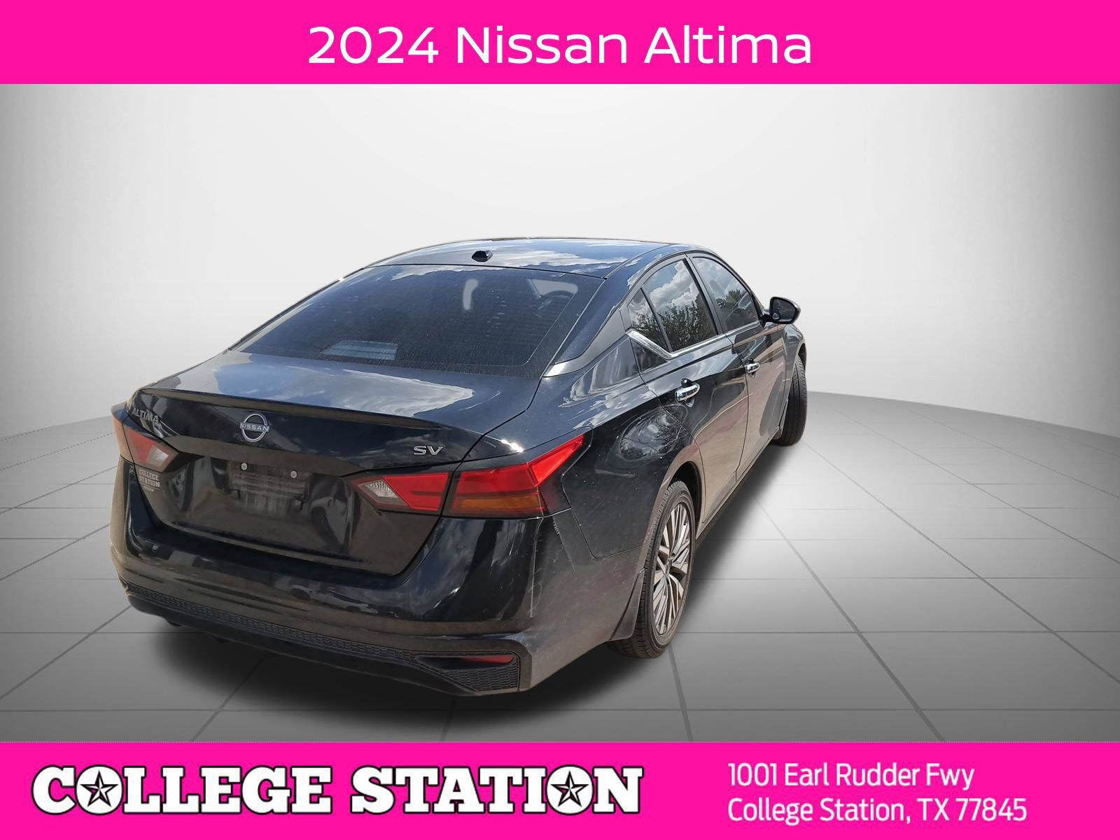 Used 2024 Nissan Altima 2.5 SV FWD image 2