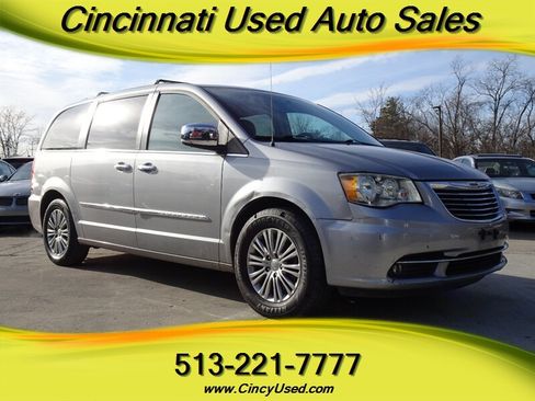 Used 2014 Chrysler Town & Country Touring-L w/ Driver Convenience Group FWD image 1