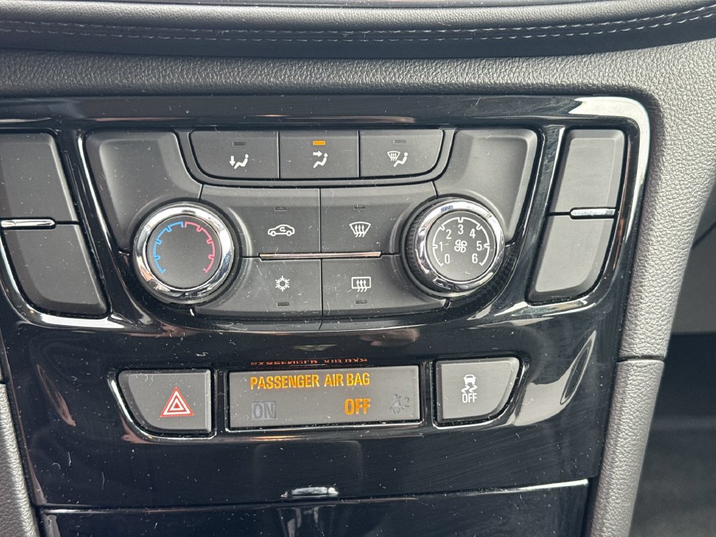 Certified 2022 Buick Encore Preferred AWD/4WD image 42