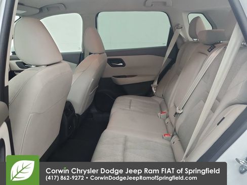 Used 2025 Nissan Rogue SV AWD/4WD image 28