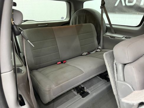 Used 2005 Ford Excursion XLT RWD image 10
