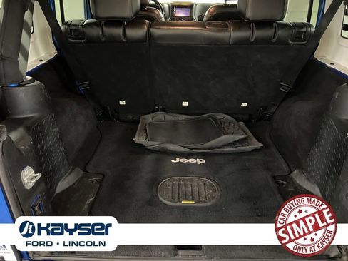 Used 2016 Jeep Wrangler Unlimited Sahara image 27