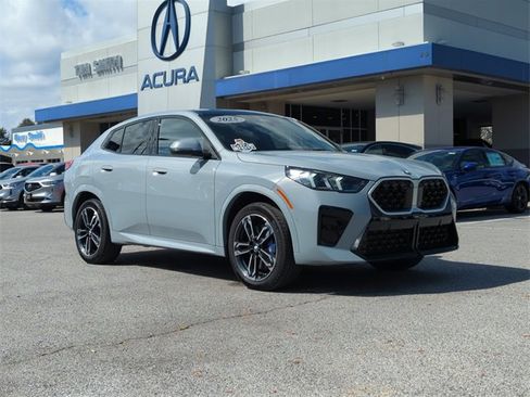 Used 2025 BMW X2 xDrive28i image 2