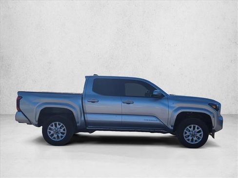 Used 2025 Toyota Tacoma SR5 image 3