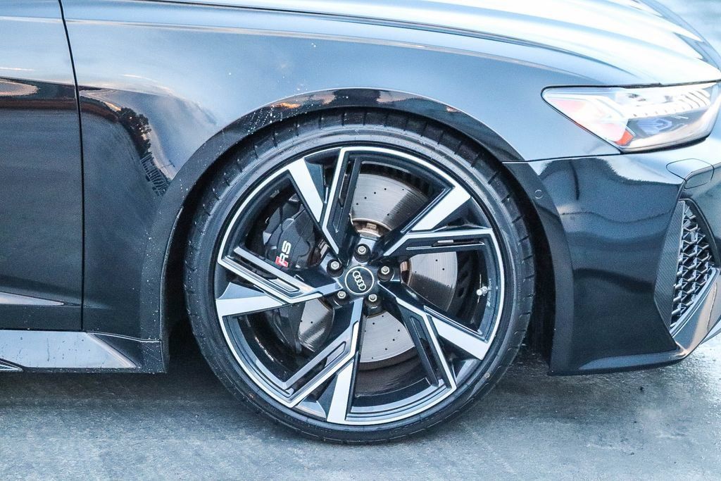Used 2022 Audi RS 6 w/ Carbon Optic Package AWD/4WD image 11