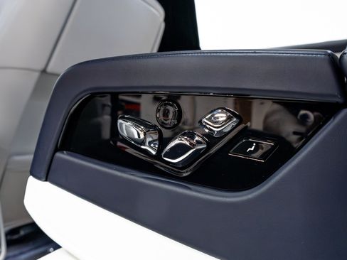 Used 2021 Rolls-Royce Phantom Sedan RWD image 38