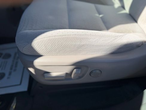 Used 2016 Toyota Sienna LE image 23