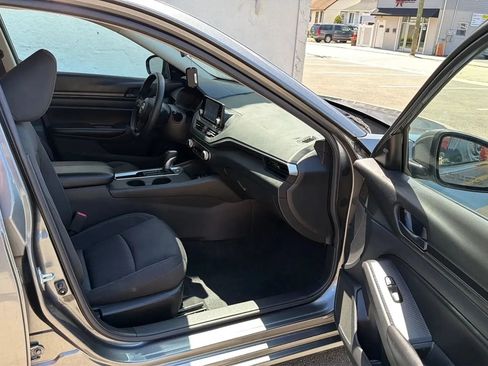 Used 2023 Nissan Altima 2.5 S FWD image 25