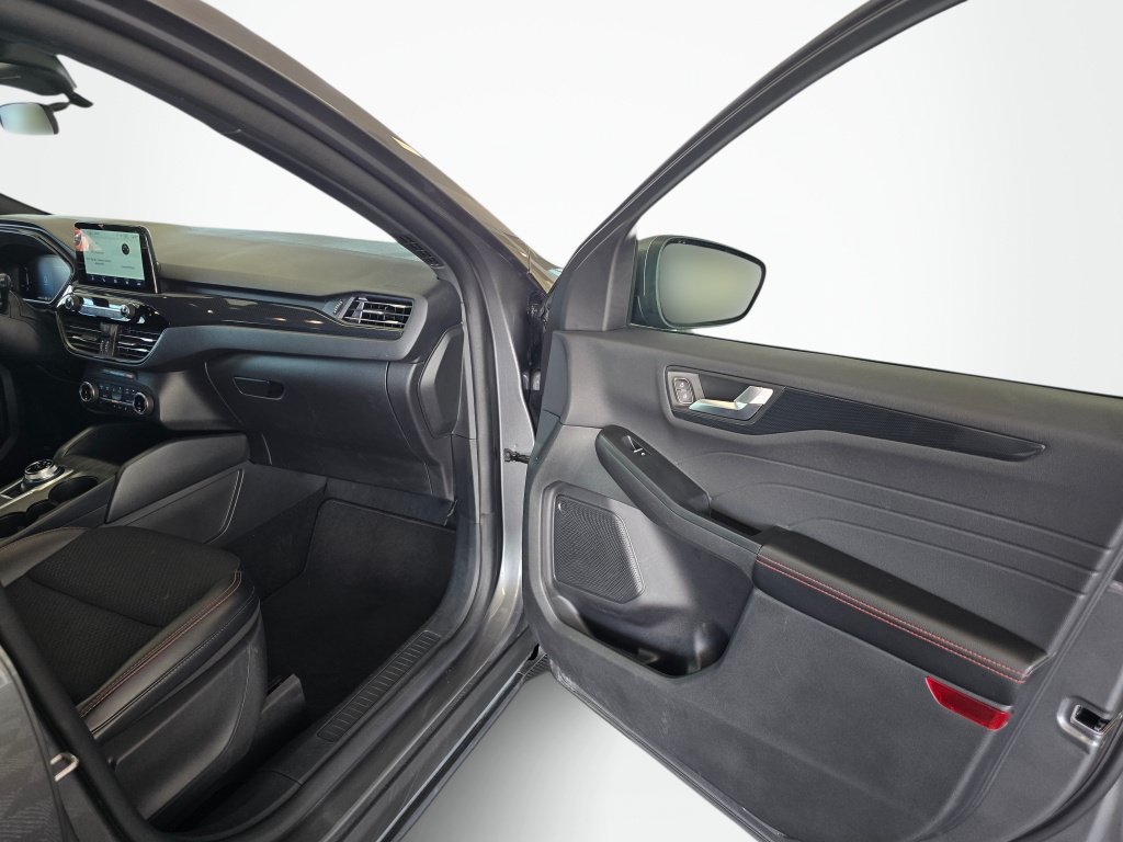 Used 2025 Ford Escape ST-Line Select AWD/4WD image 41