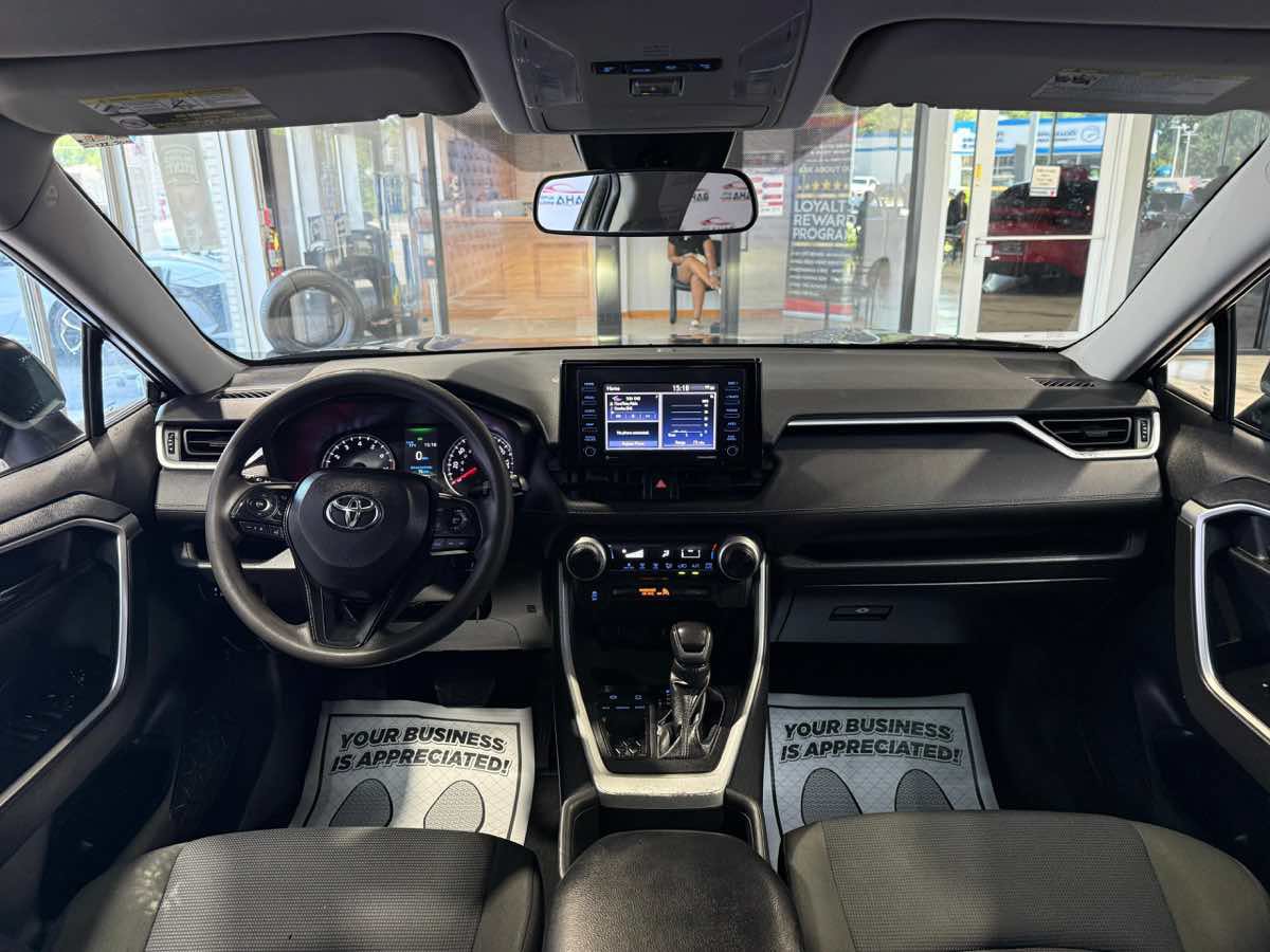 Used 2022 Toyota RAV4 LE FWD image 20