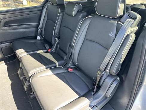 New 2026 Honda Odyssey Touring image 12