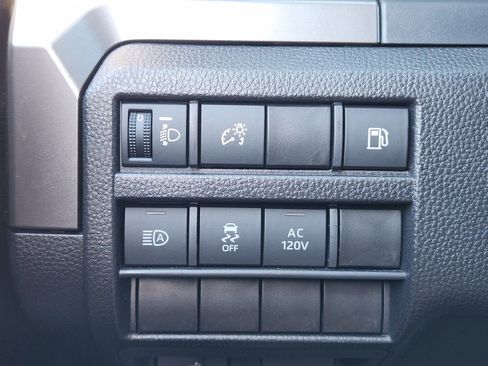 Used 2025 Toyota Tacoma TRD Off-Road image 25