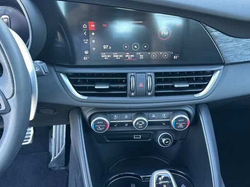 Used 2024 Alfa Romeo Giulia Sprint image 21