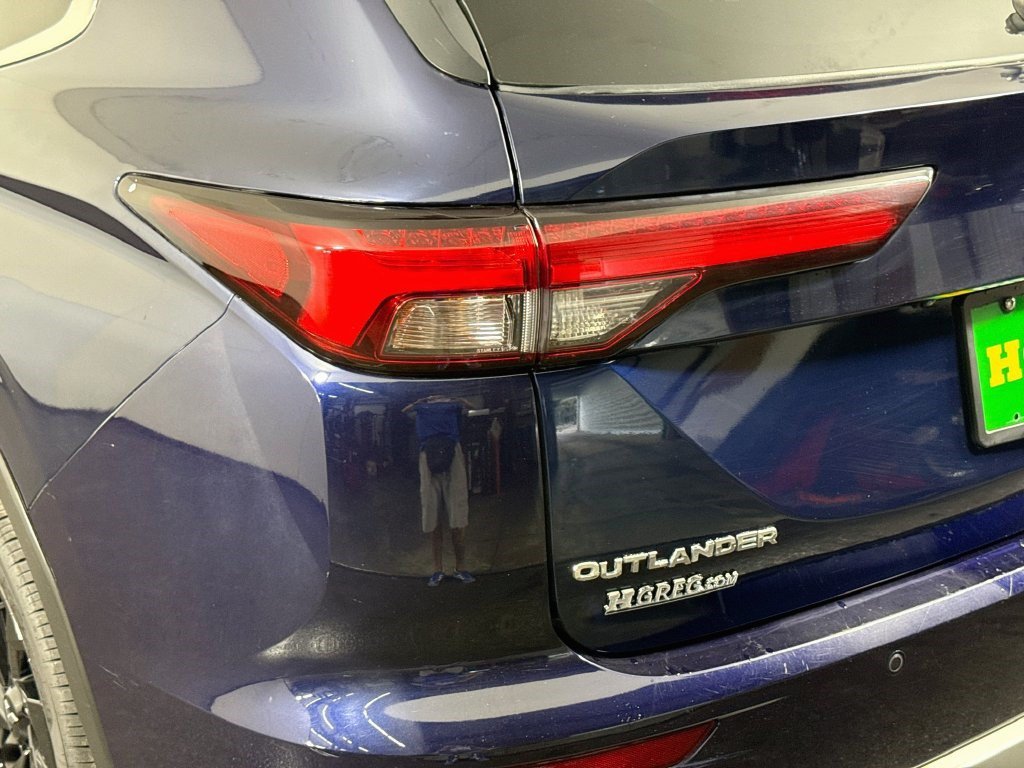 Used 2023 Mitsubishi Outlander SE FWD image 35