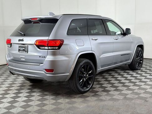 Used 2019 Jeep Grand Cherokee Altitude image 9