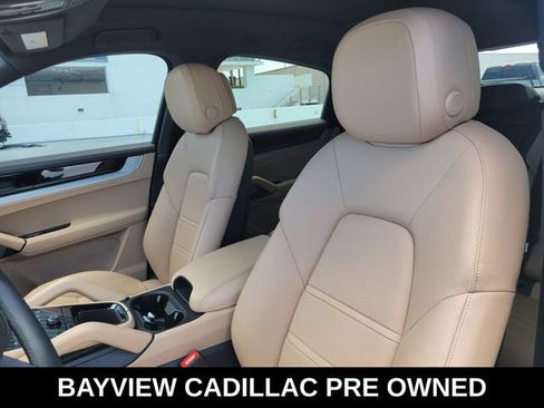 Used 2025 Porsche Cayenne Coupe AWD/4WD image 24