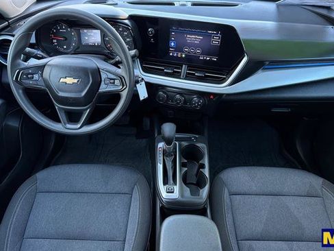 Used 2024 Chevrolet Trax LS w/ LS Convenience Package image 15