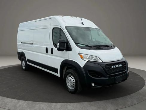 Used 2025 RAM ProMaster 2500 w/ Convenience Group FWD image 8