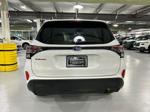 Used 2025 Subaru Forester Premium AWD/4WD image 3