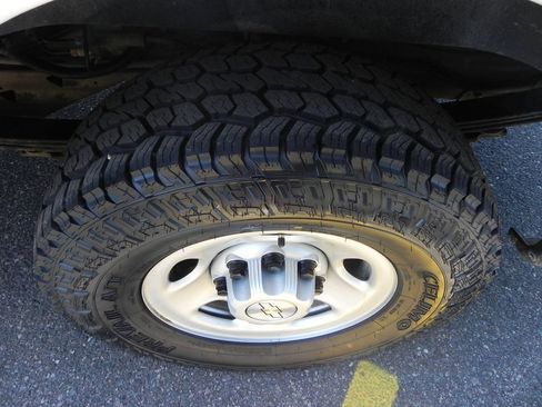 Used 2021 Chevrolet Express 2500 w/ Enhanced Convenience Package image 9