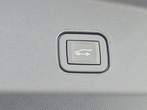 New 2026 Cadillac Lyriq Luxury AWD/4WD image 10