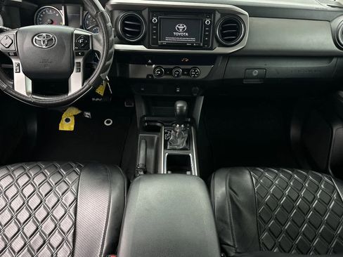 Used 2019 Toyota Tacoma SR5 image 4