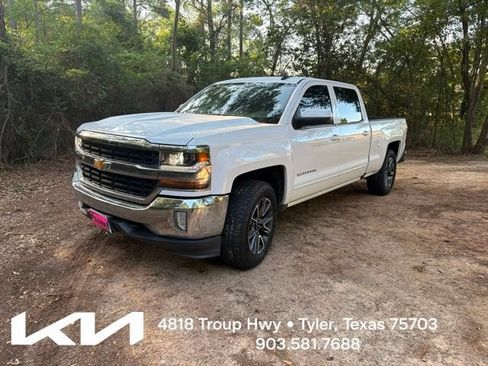 Used 2017 Chevrolet Silverado 1500 LT w/ LT Fleet Convenience Package AWD/4WD image 3